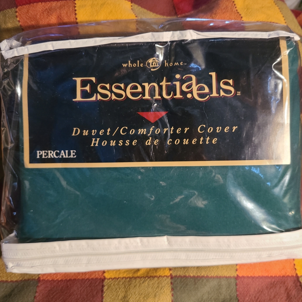 Whole Home Essentials Green QUEEN Size Duvet Cover NIP